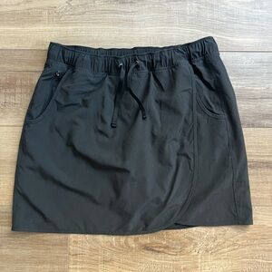 Patagonia Fleetwith Skort Womens Large Black Lined Skirt Shorts Hiking Outdoor